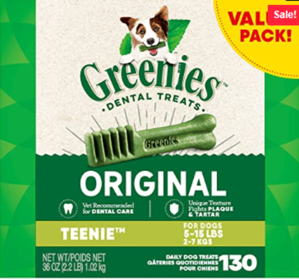 Pack of Greenies dental treats for dogs, labeled for natural care.